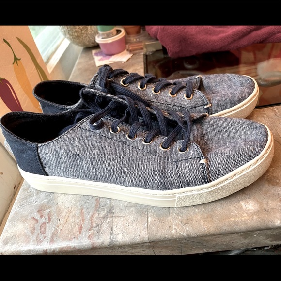 TOMS WORN THREE TIMES; SIZE 8.5 - Picture 2 of 5